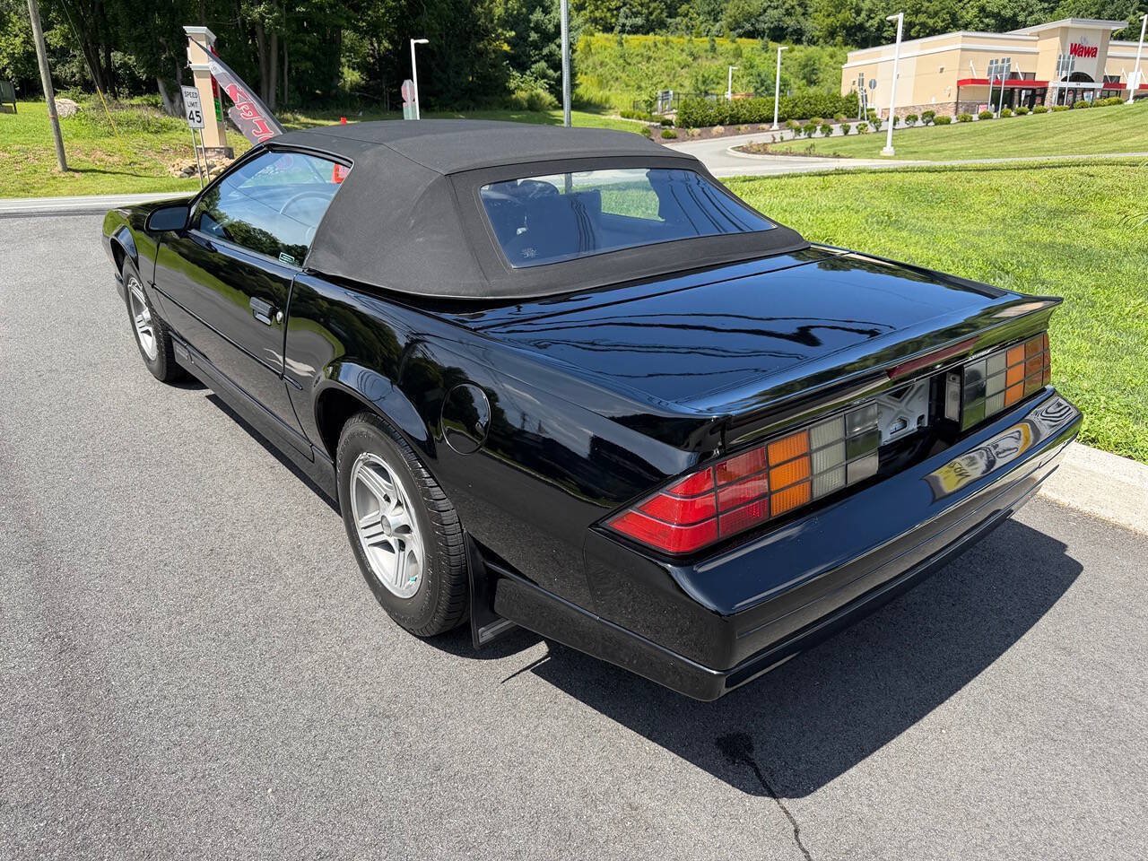 Used 1989 Chevrolet Camaro IROC-Z RWD image 3