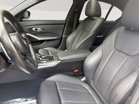 Used 2021 BMW 330i Sedan w/ M Sport Package RWD image 13