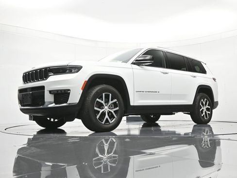 Used 2024 Jeep Grand Cherokee L Limited w/ Luxury Tech Group II AWD/4WD image 38