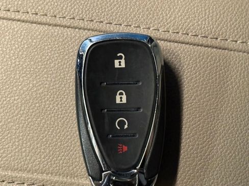 Used 2023 Chevrolet Traverse LS AWD/4WD image 17