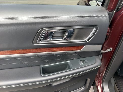Used 2018 Ford Explorer Platinum AWD/4WD image 30