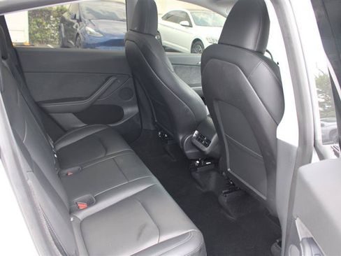 Used 2023 Tesla Model Y Long Range AWD/4WD image 12