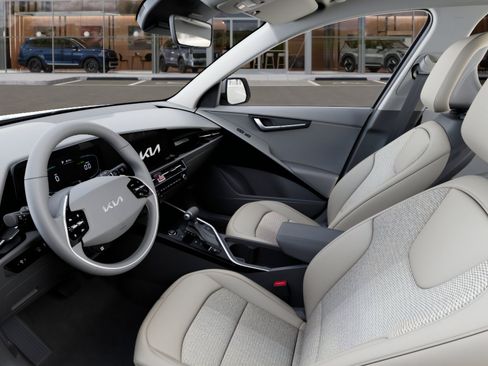 New 2026 Kia Niro EX FWD image 17