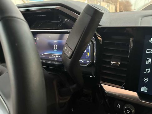 Used 2025 Chevrolet Silverado 3500 LTZ image 16