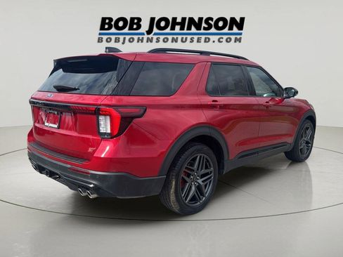 Used 2025 Ford Explorer ST AWD/4WD image 1