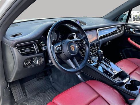 Used 2022 Porsche Macan S AWD/4WD image 18