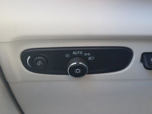 Used 2022 Buick Envision Avenir w/ Safety Package image 30