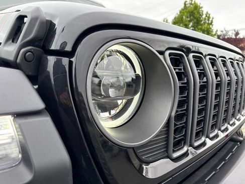 Used 2026 Jeep Gladiator Rubicon AWD/4WD image 9