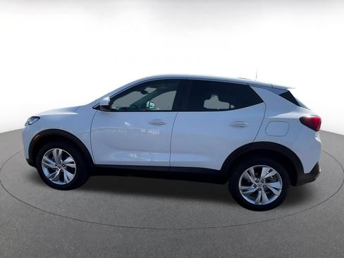 Used 2025 Buick Encore GX Preferred AWD/4WD image 9
