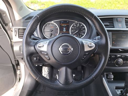 Used 2019 Nissan Sentra SV image 18