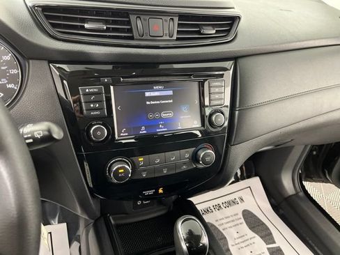 Used 2020 Nissan Rogue S FWD image 24