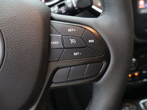 Used 2022 Jeep Cherokee Trailhawk AWD/4WD image 14