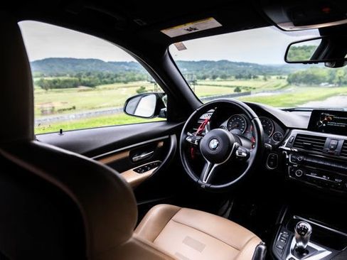 Used 2016 BMW M3 RWD image 17