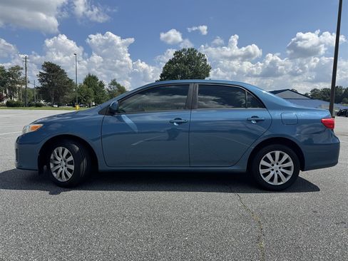Used 2013 Toyota Corolla LE FWD image 19