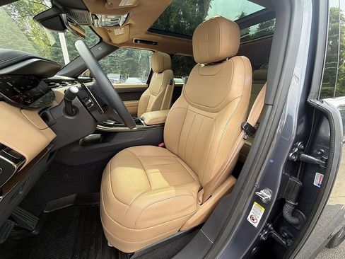 Used 2024 Land Rover Range Rover Sport SE AWD/4WD image 19