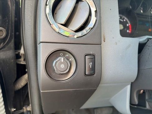 Used 2016 Ford F750 2WD Regular Cab Super Duty image 17