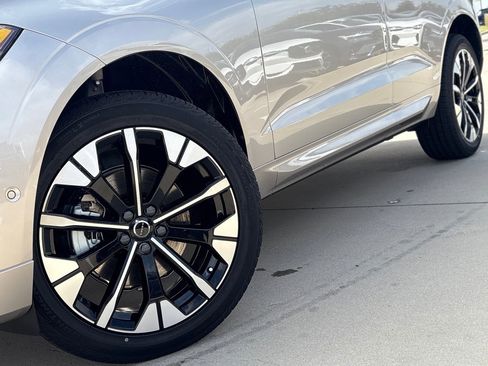 New 2026 Volvo XC60 B5 Plus w/ Protection Package Premier image 5