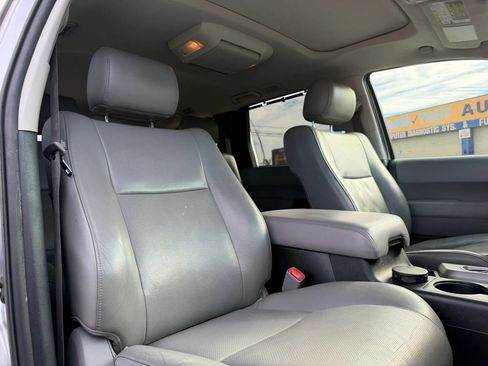 Used 2013 Toyota Sequoia Platinum RWD image 18
