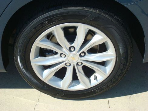 Used 2024 Chevrolet Malibu LT FWD image 11