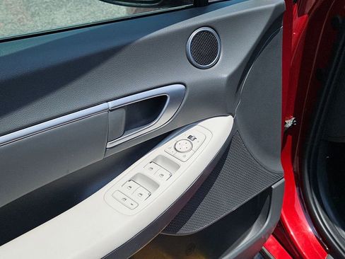 Used 2025 Hyundai Sonata SEL FWD image 15