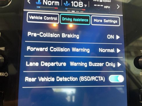 Used 2024 Subaru Crosstrek 2.0i Premium image 8