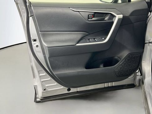Used 2025 Toyota RAV4 LE AWD/4WD image 18