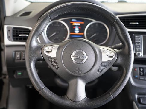 Used 2019 Nissan Sentra SV FWD image 11