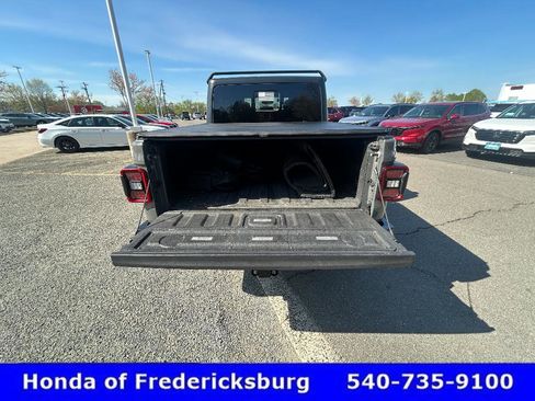 Used 2020 Jeep Gladiator Overland image 12