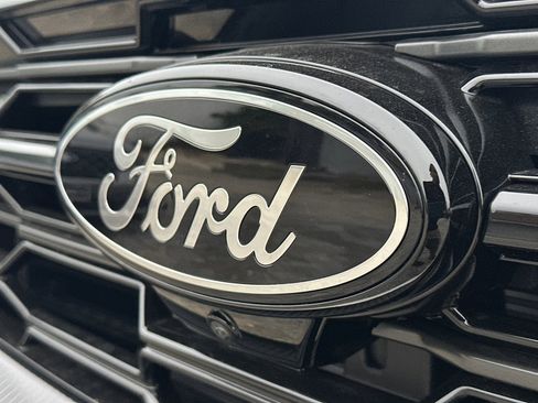 New 2025 Ford Expedition Platinum w/ Stealth Performance Package image 16