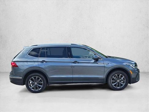 Used 2023 Volkswagen Tiguan SE FWD image 4