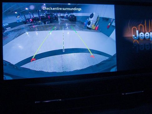 Used 2025 Jeep Wrangler Willys 4xe image 20