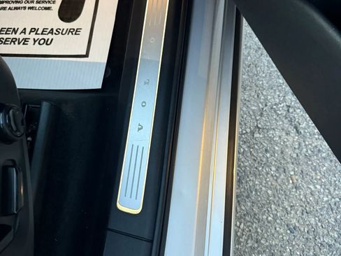 Used 2016 Volvo XC90 T6 Momentum w/ Momentum Plus Package AWD/4WD image 29