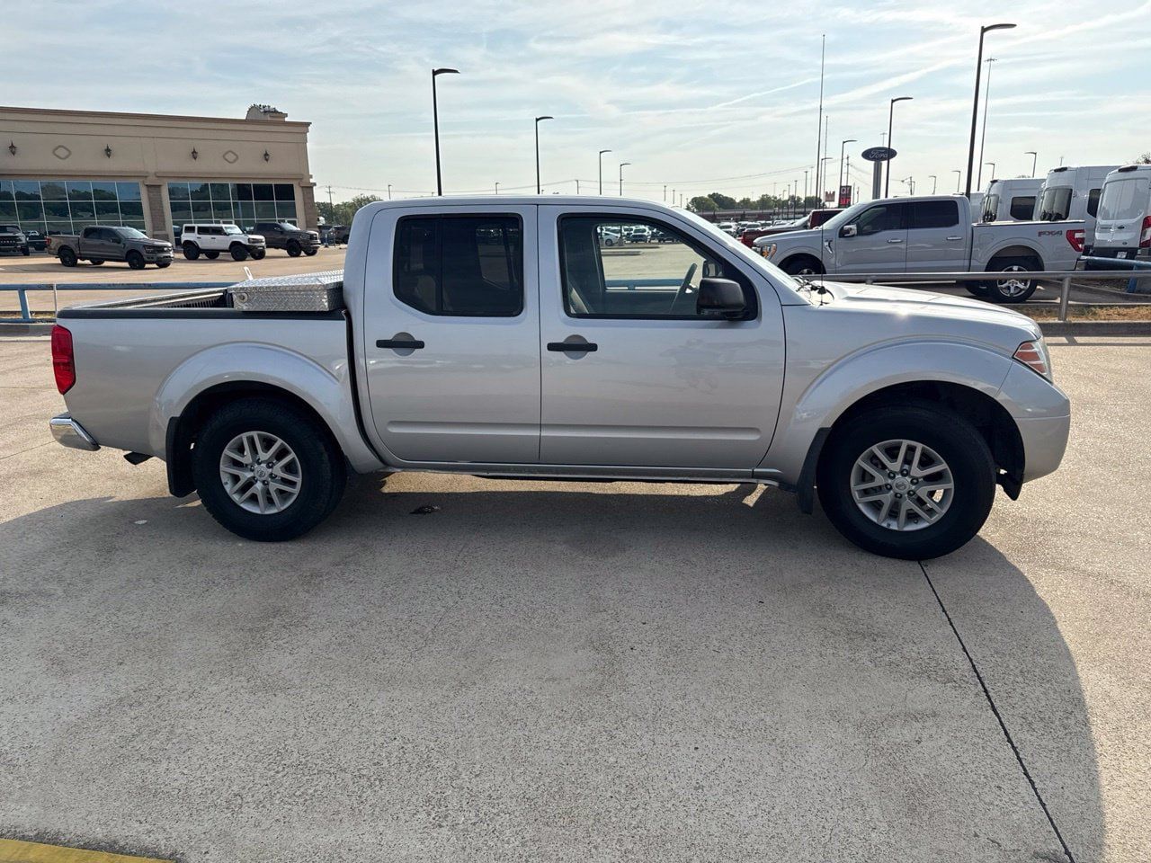 Used 2019 Nissan Frontier SV RWD image 16