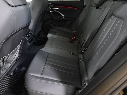 Used 2025 Audi Q5 Premium Plus AWD/4WD image 8