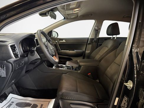 Used 2022 Kia Sportage LX image 12