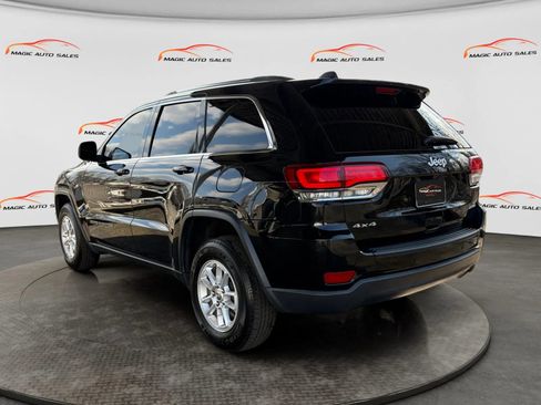 Used 2020 Jeep Grand Cherokee Laredo image 4