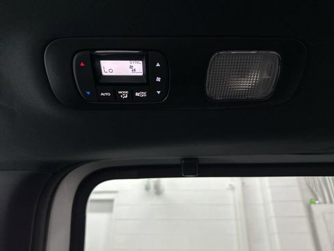 Used 2024 Honda Odyssey Sport image 32