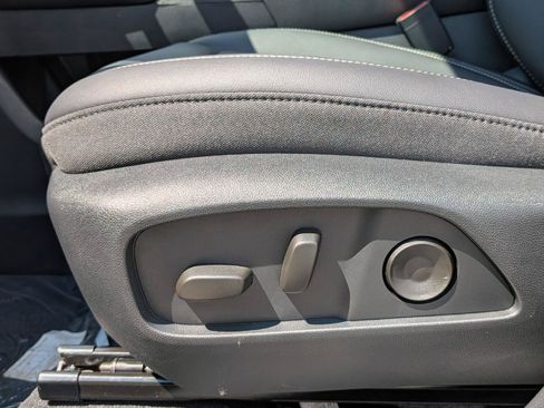 New 2027 GMC Terrain Elevation w/ Elevation Premium Package AWD/4WD image 13