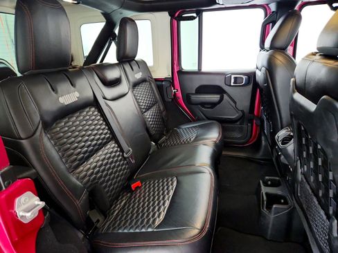 Used 2021 Jeep Wrangler Unlimited Rubicon w/ Xtreme Recon 35" Tire Package image 22