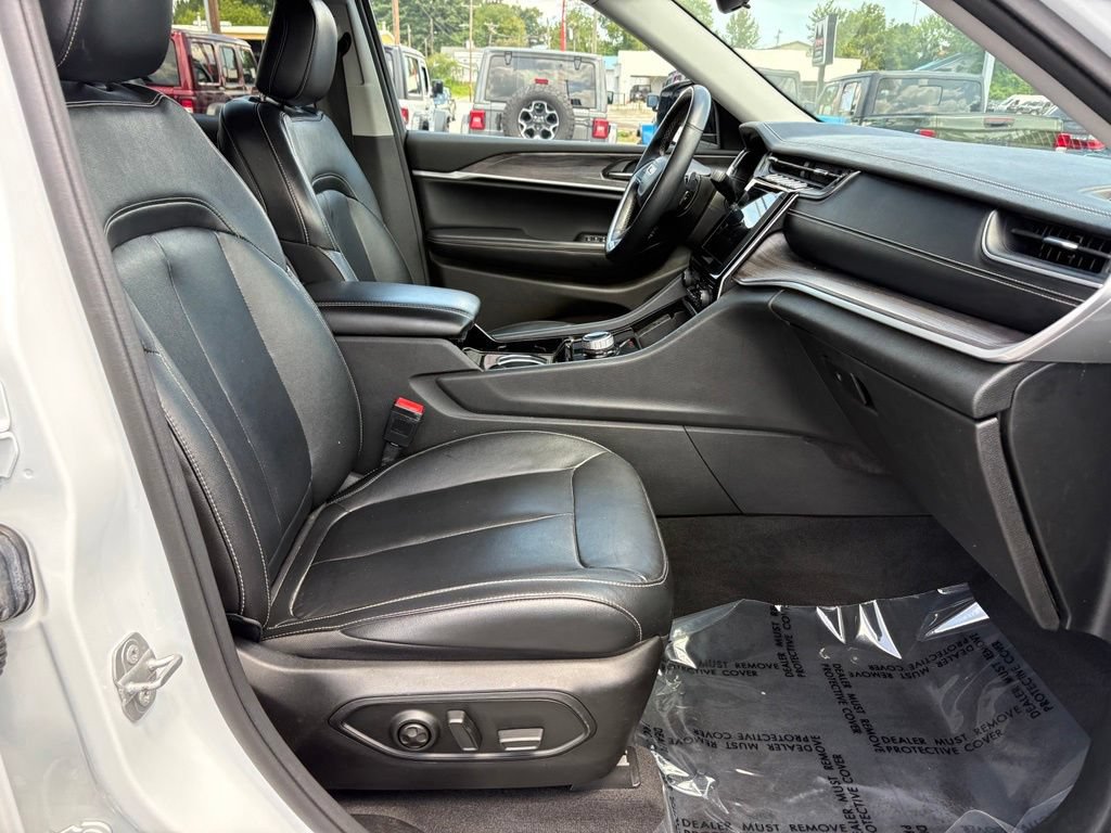 Used 2022 Jeep Grand Cherokee L Limited RWD image 19