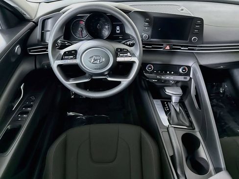 Certified 2023 Hyundai Elantra SEL w/ Cargo Package FWD image 4