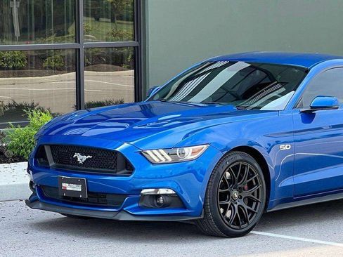 Used 2017 Ford Mustang GT Premium w/ GT Performance Package RWD image 29