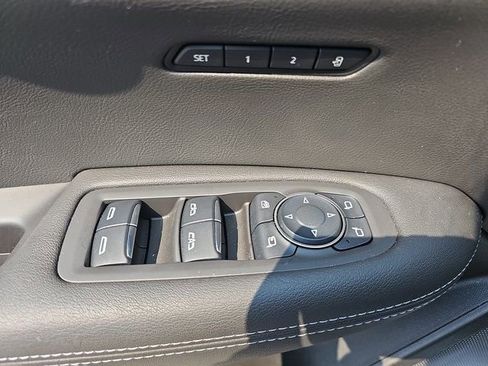 Used 2025 Cadillac XT6 Sport w/ Technology Package image 29