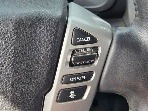 Used 2020 Nissan Titan SL w/ Moonroof Package image 24