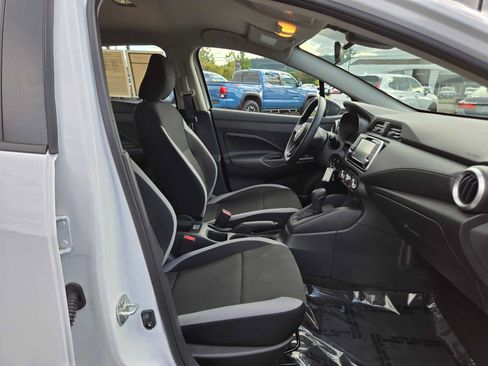Used 2025 Nissan Versa S w/ Trunk Package FWD image 11