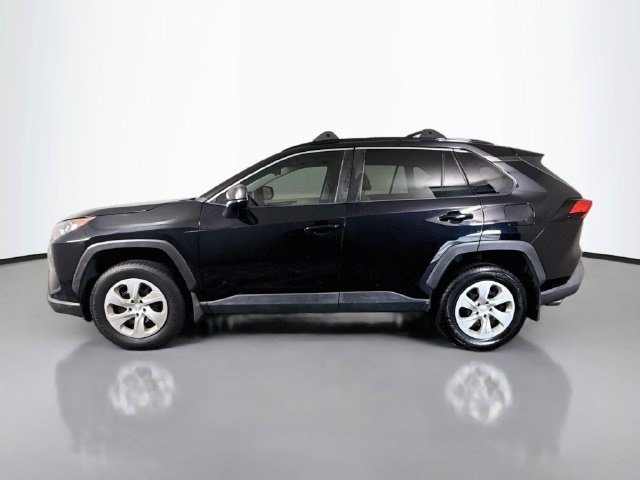 Used 2019 Toyota RAV4 LE FWD image 6