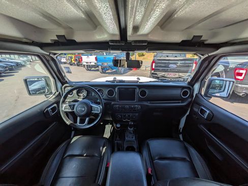 Used 2021 Jeep Wrangler Unlimited Sahara w/ Uconnect 4C Nav & Sound Group AWD/4WD image 9