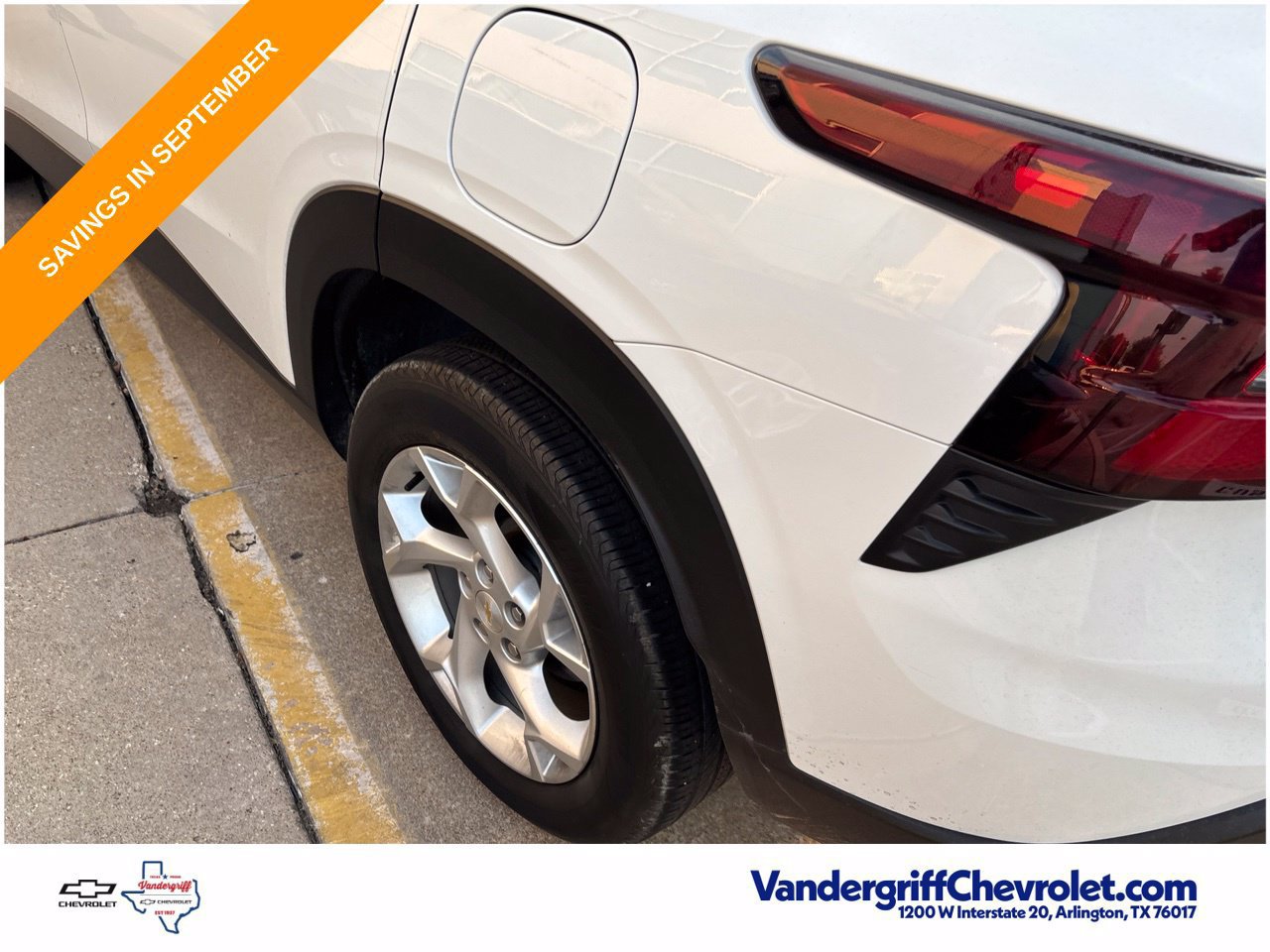 Used 2024 Chevrolet Trax LS w/ LS Convenience Package FWD image 11