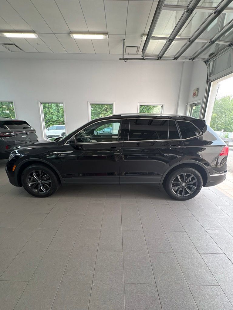 Used 2023 Volkswagen Tiguan SE AWD/4WD image 5
