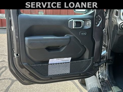 Used 2025 Jeep Wrangler Unlimited Sport AWD/4WD image 9